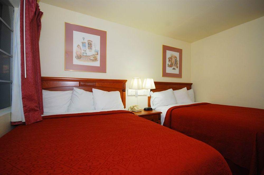Quality Inn And Suites ميسا، أريزونا المظهر الخارجي الصورة