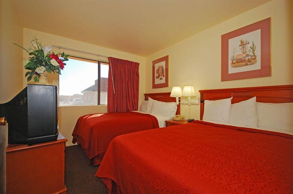 Quality Inn And Suites ميسا، أريزونا المظهر الخارجي الصورة